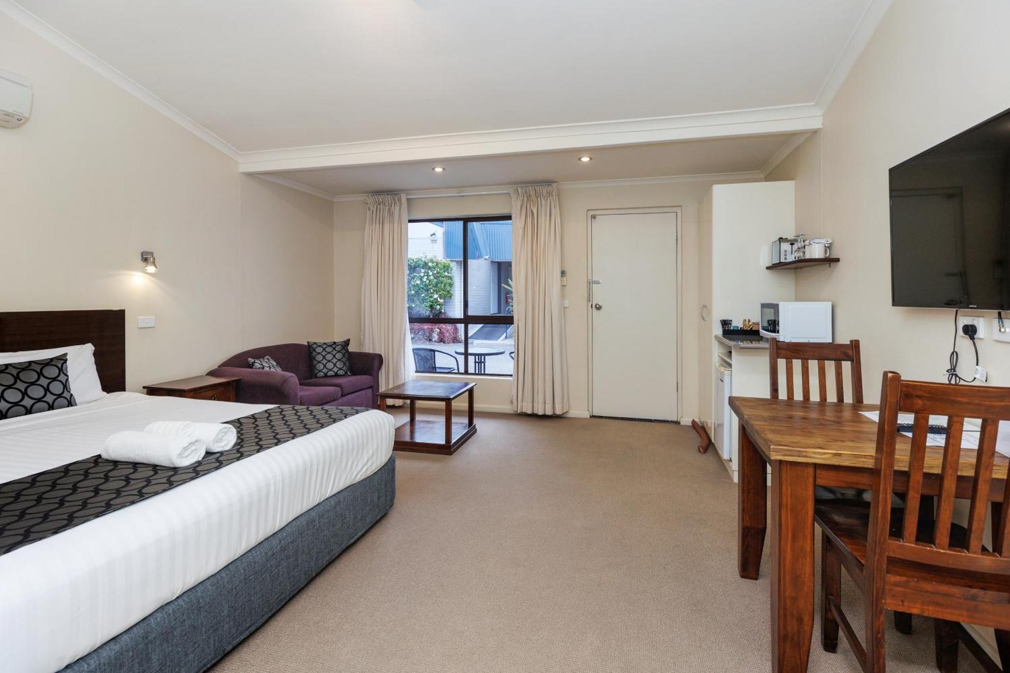 Amaroo Motel Tumuts Best Accommodation Exterior photo